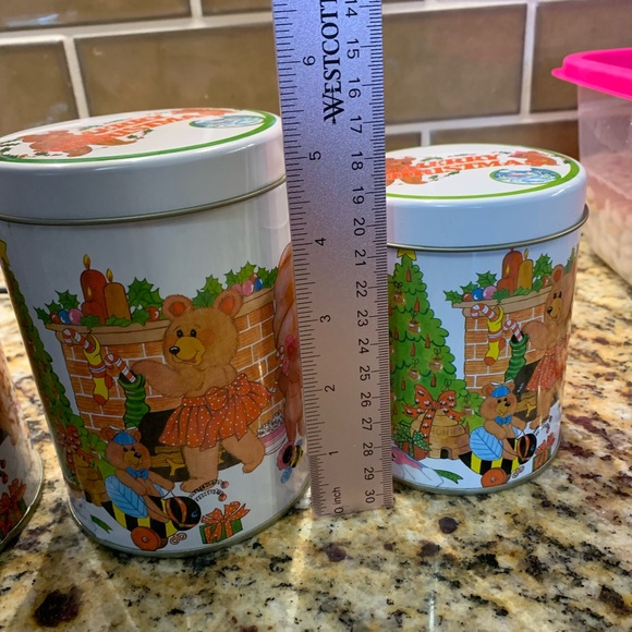 VTG Christmas Bear Holiday stackable storage tin set of 3 1980’s - Picture 6 of 7